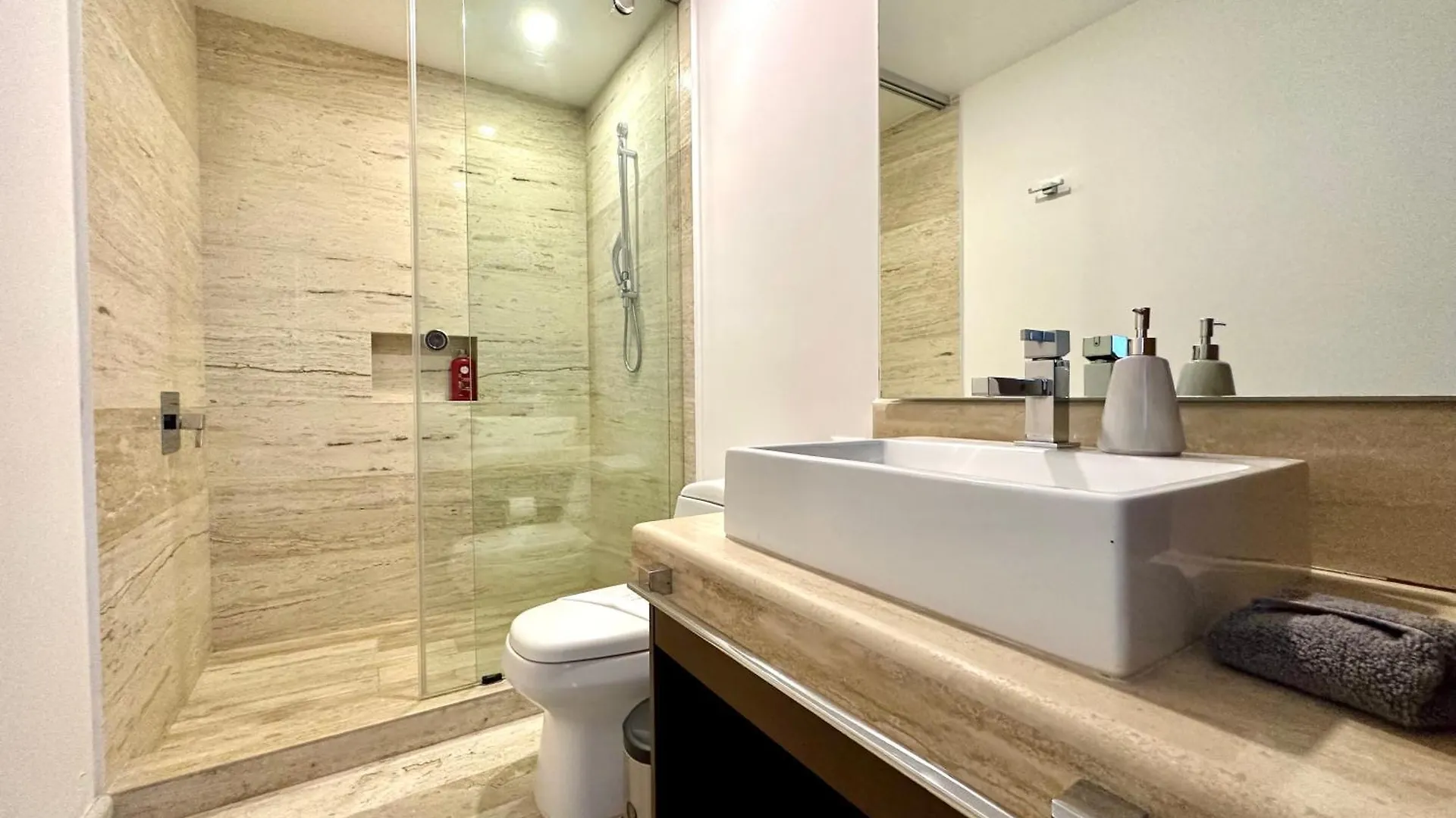 Apartment 3Br Luxury Oceanfront Apt W Pool, Gym & Views Cancun