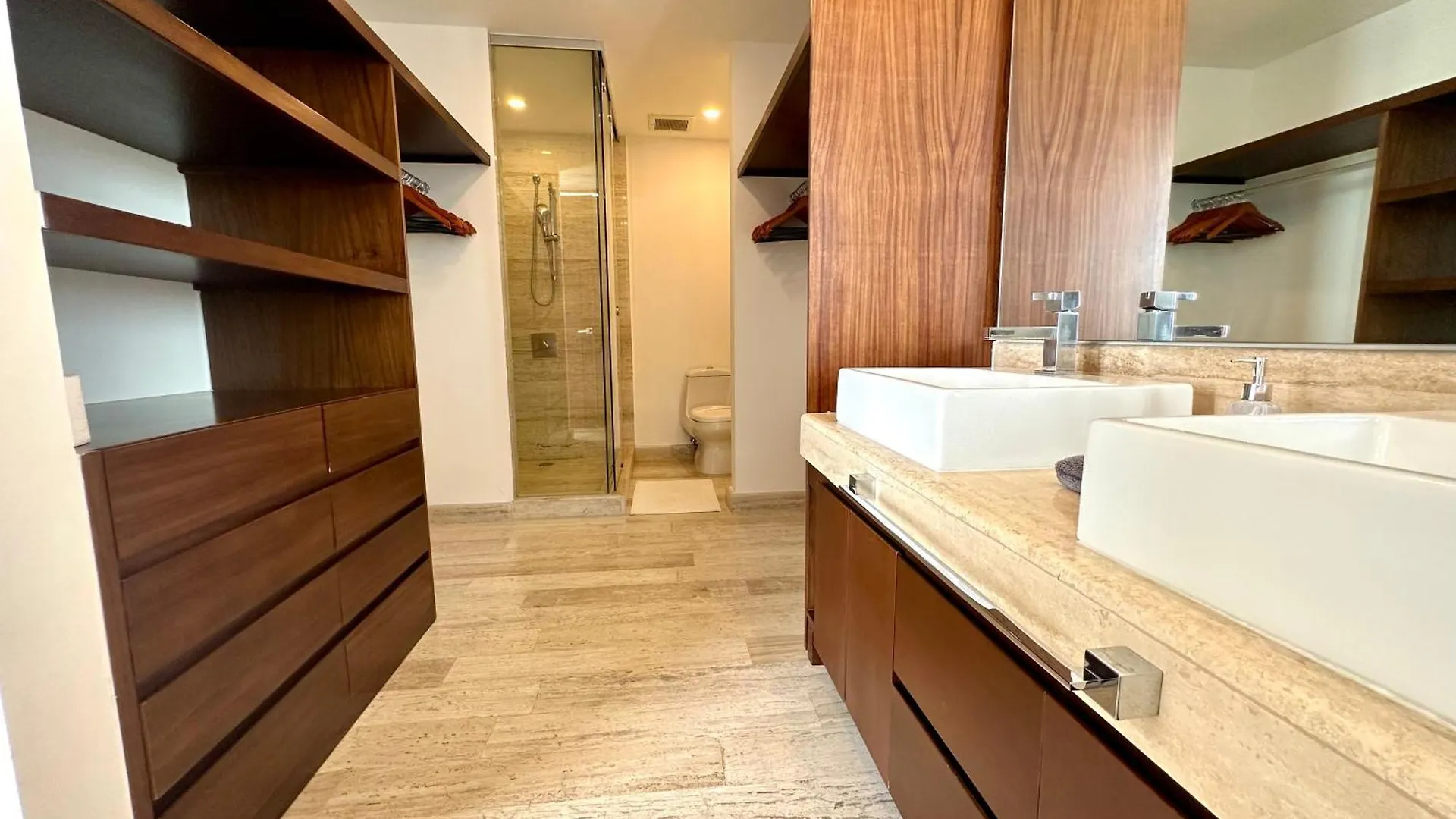 Apartment 3Br Luxury Oceanfront Apt W Pool, Gym & Views Cancun Mexico
