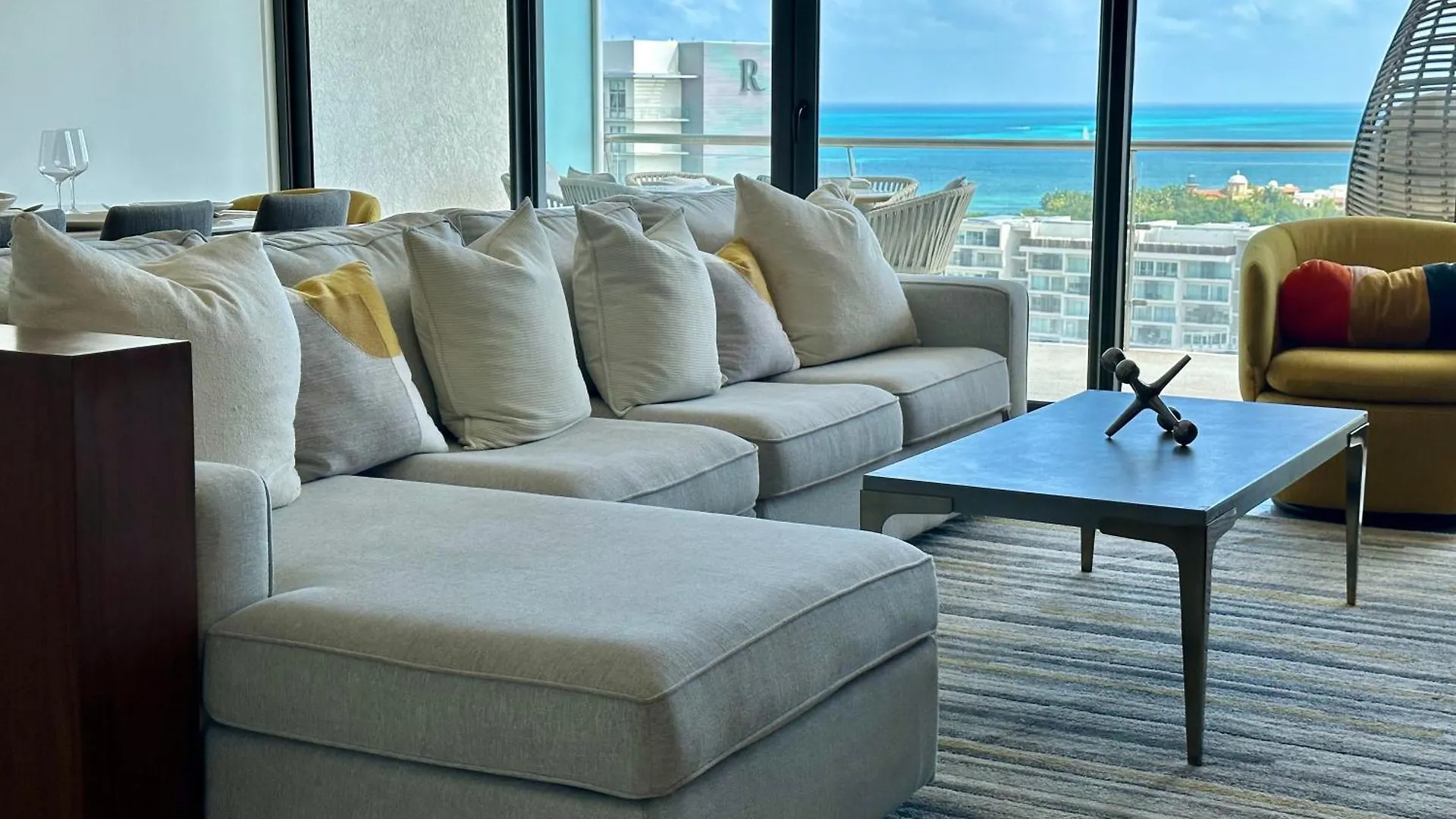 3Br Luxury Oceanfront Apt W Pool, Gym & Views Cancun 0*,  Mexico